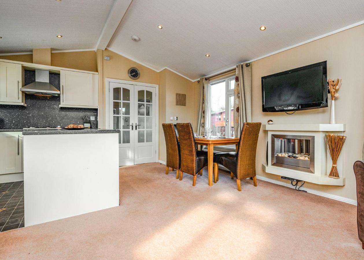 South Lakeland Leisure Village Hornby  Bagian luar foto