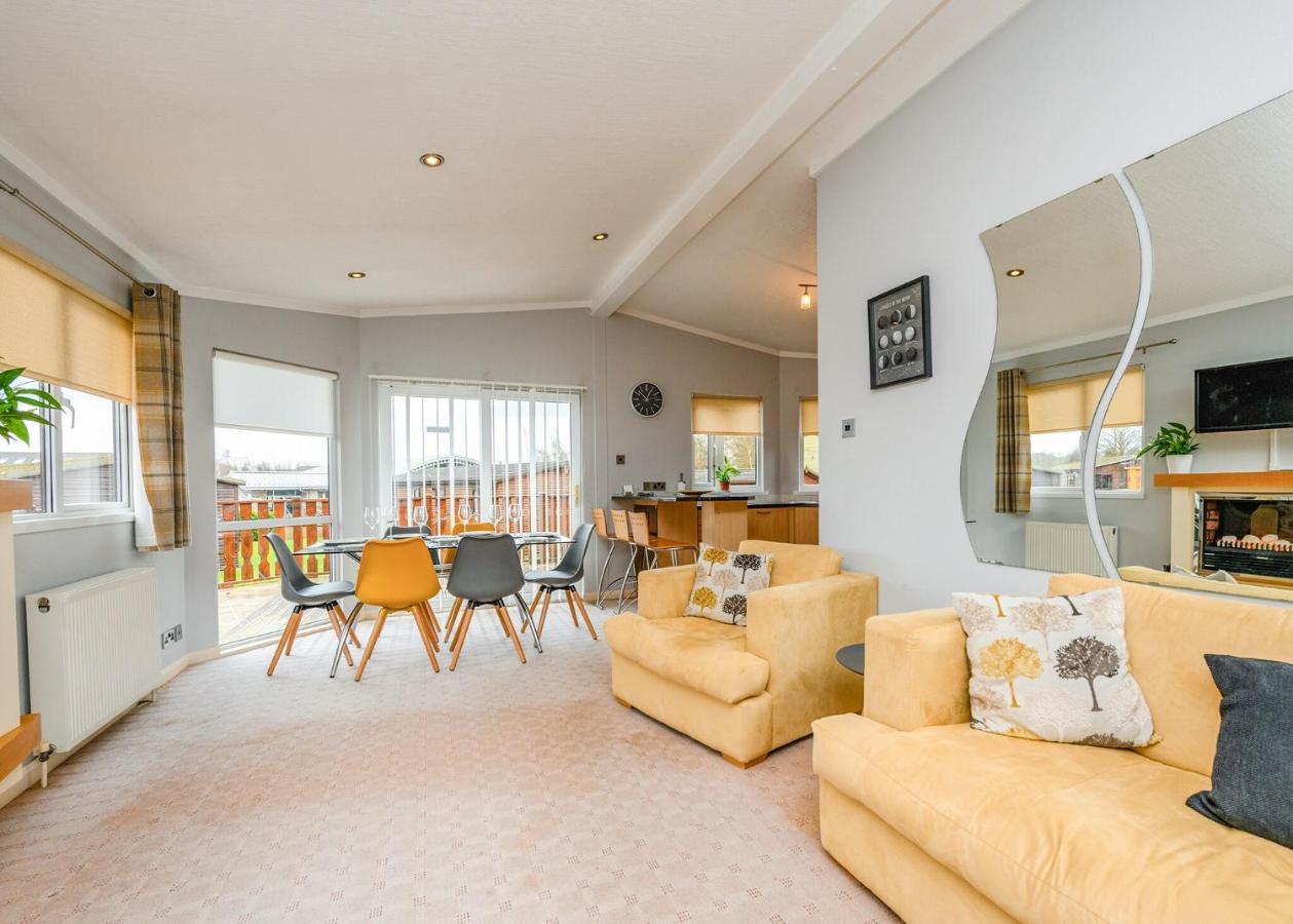 South Lakeland Leisure Village Hornby  Bagian luar foto